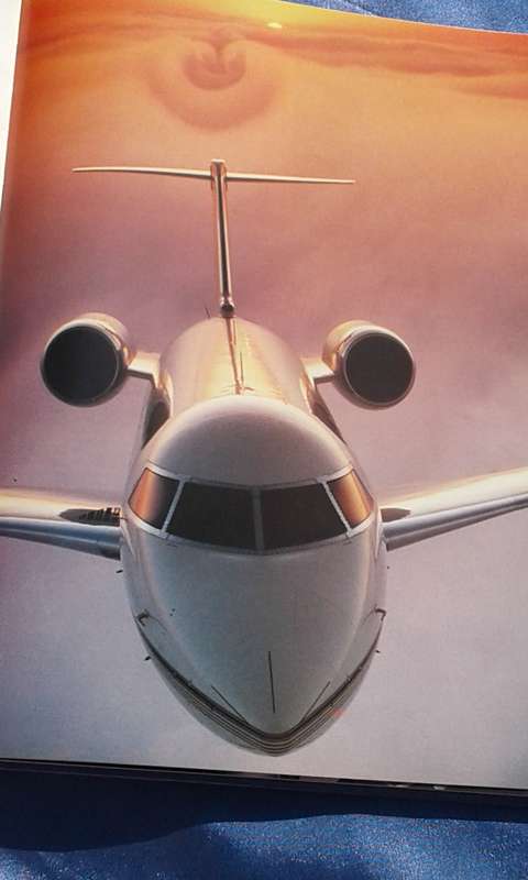 `Air Report 1995"  Hard cover.