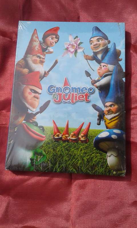 DVD Gnomeo & Juliet.  SEALED.