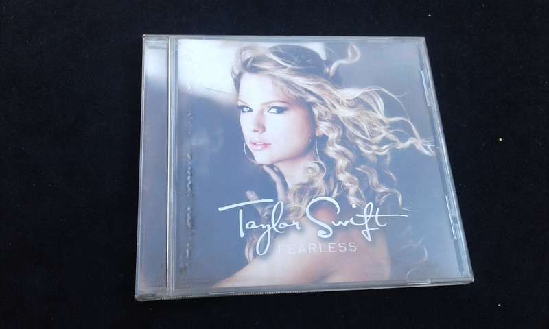 CD Taylor Swift.  Fearless.