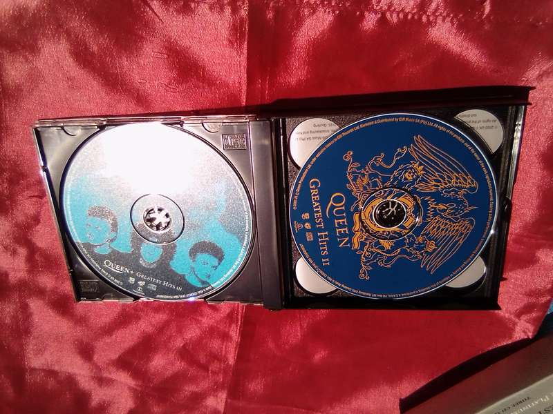 CD Queen.  Greatest Hits I II & III.  The Platinum Collection.
