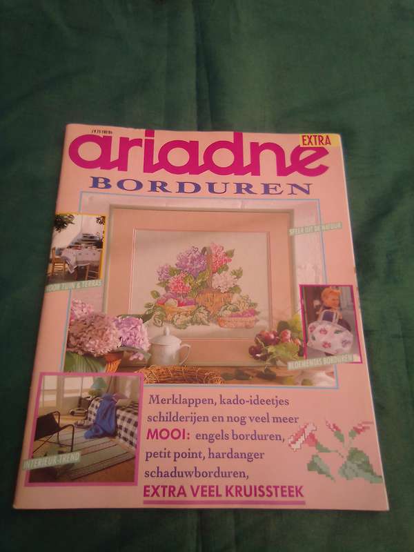 "Ariadne" Borduren. Craft magazine with pull-out pattern.