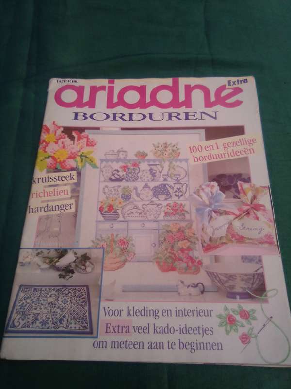 "Ariadne" Borduren. Craft magazine with pull-out pattern.
