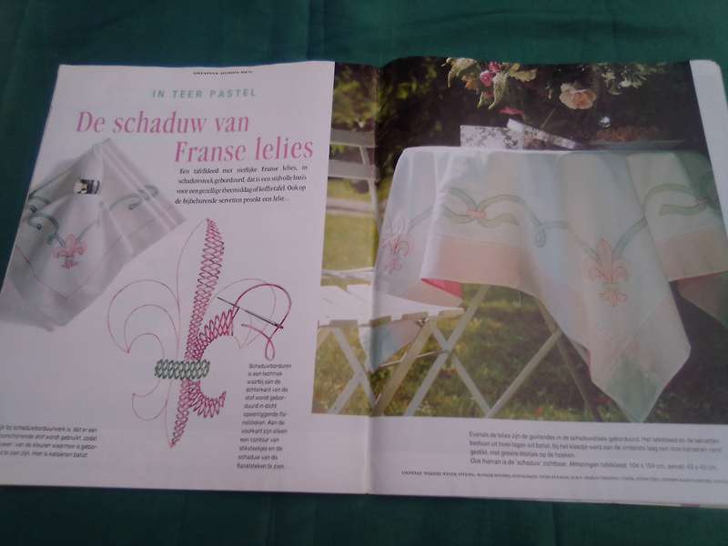 "Ariadne" Borduren. Craft magazine with pull-out pattern.