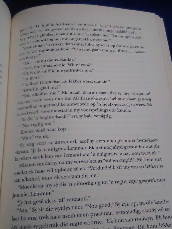 "Onsigbaar"  Deon Meyer.  Soft cover.