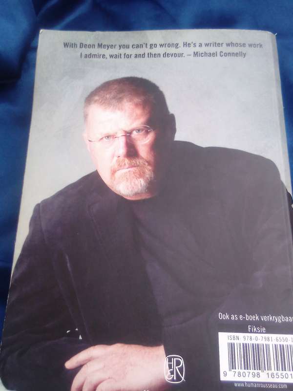 "Onsigbaar"  Deon Meyer.  Soft cover.