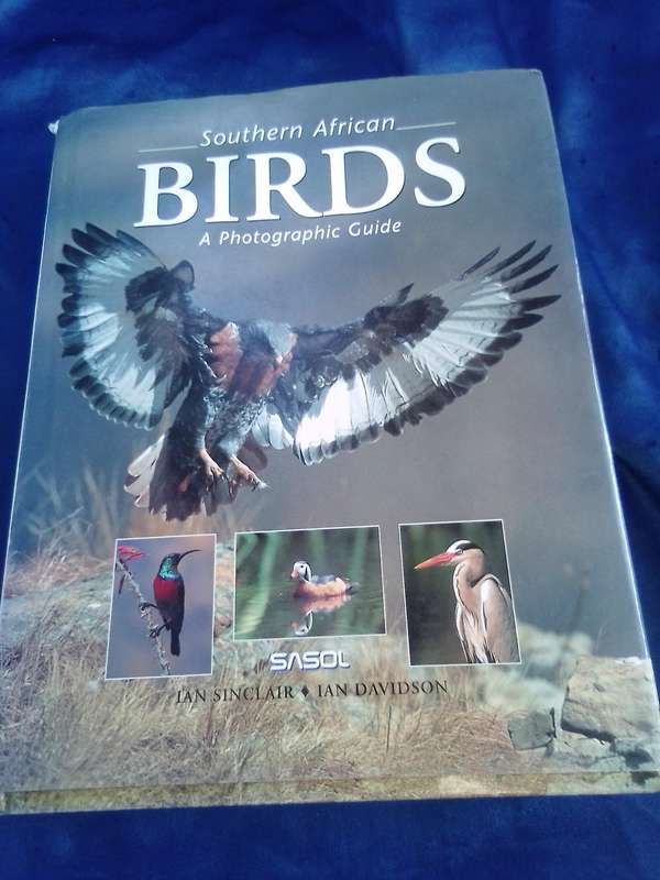 "Southern African Birds"   A Photographic Guide.