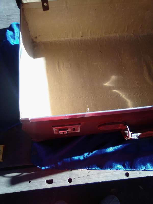 Large brown suotcase   700x460x220mm