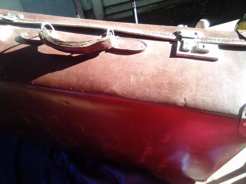 Large brown suotcase   700x460x220mm