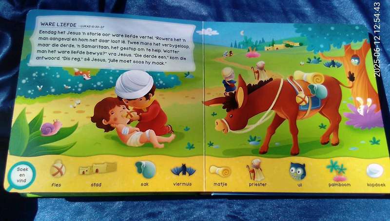 "My Soek-en-Vind Bybel"  Hard cover.  Condition:  Excellent.