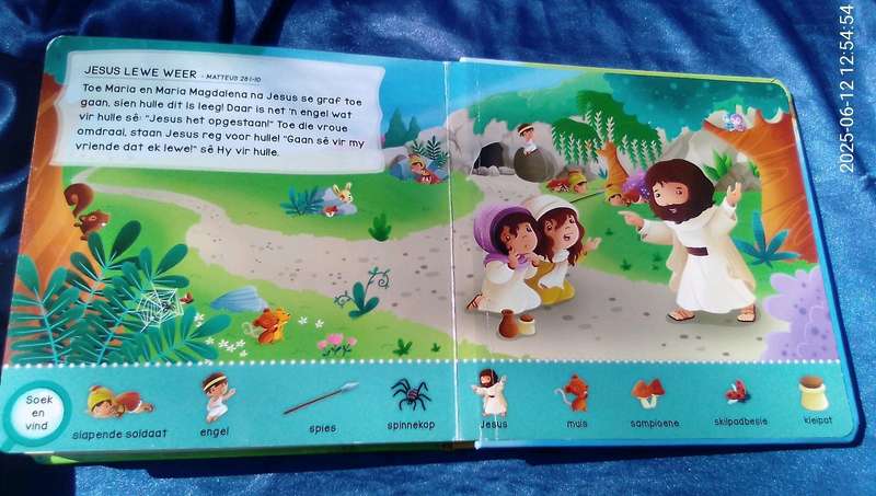 "My Soek-en-Vind Bybel"  Hard cover.  Condition:  Excellent.