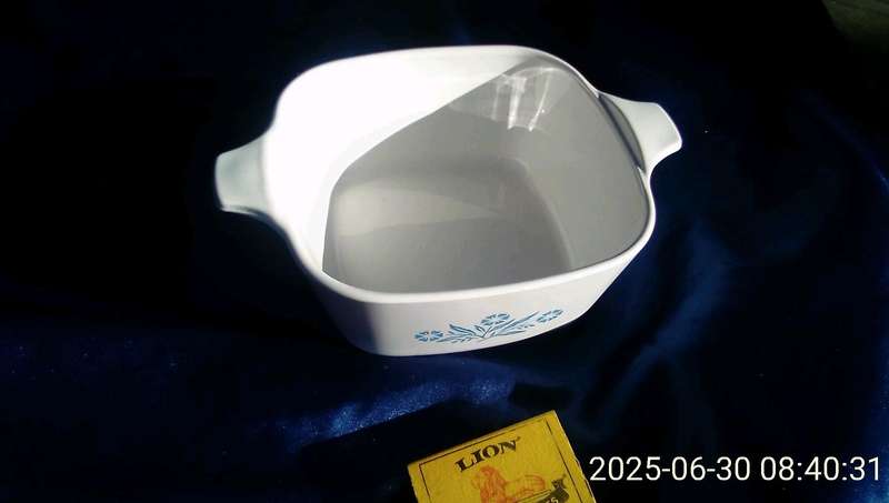 SMALL Corning Ware dish  only   Capacity:. 2 3/4 cups .