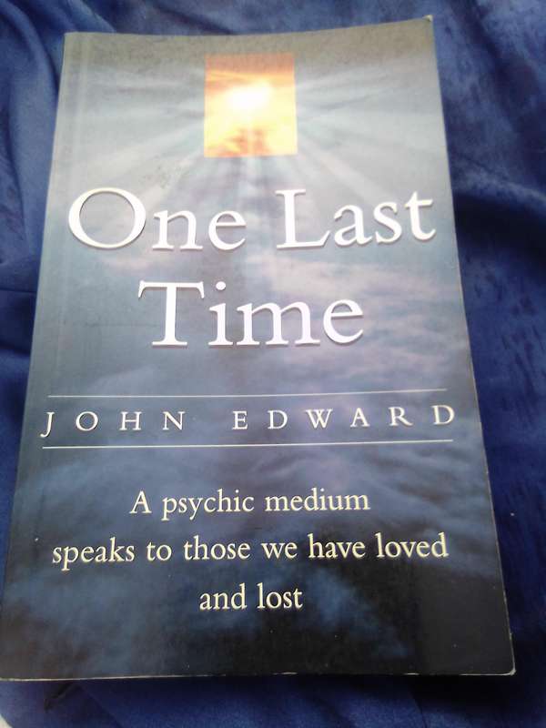 "One Last Time". John Edward.  Soft cover.