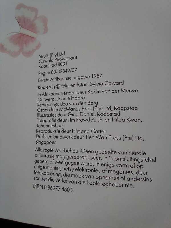 "Die Suid-Afrikaanse Boek van Koek Versiering en Suikerkuns"  Hard cover.