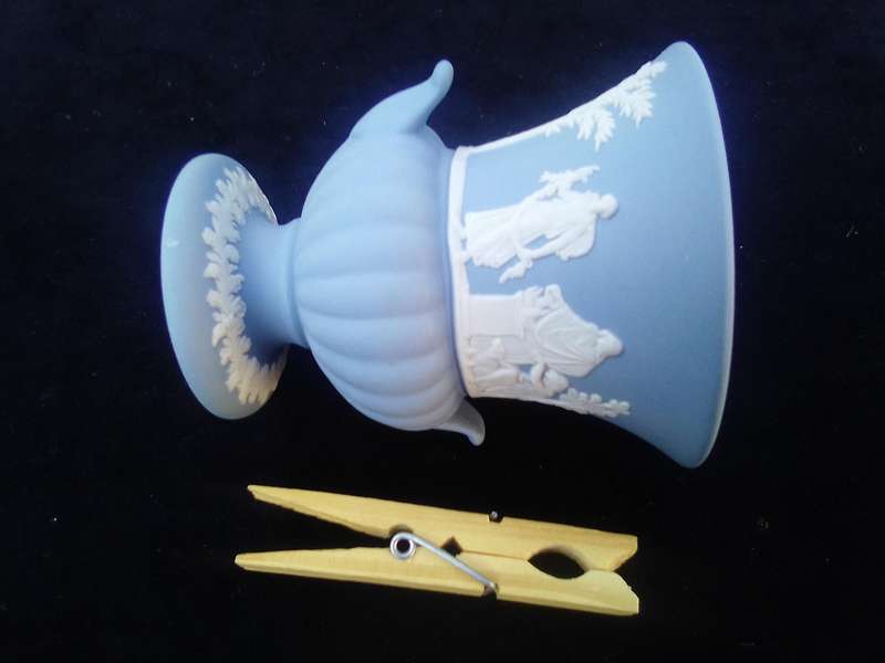 Wedgewood small urn/vase.  Condition:. Excellent.