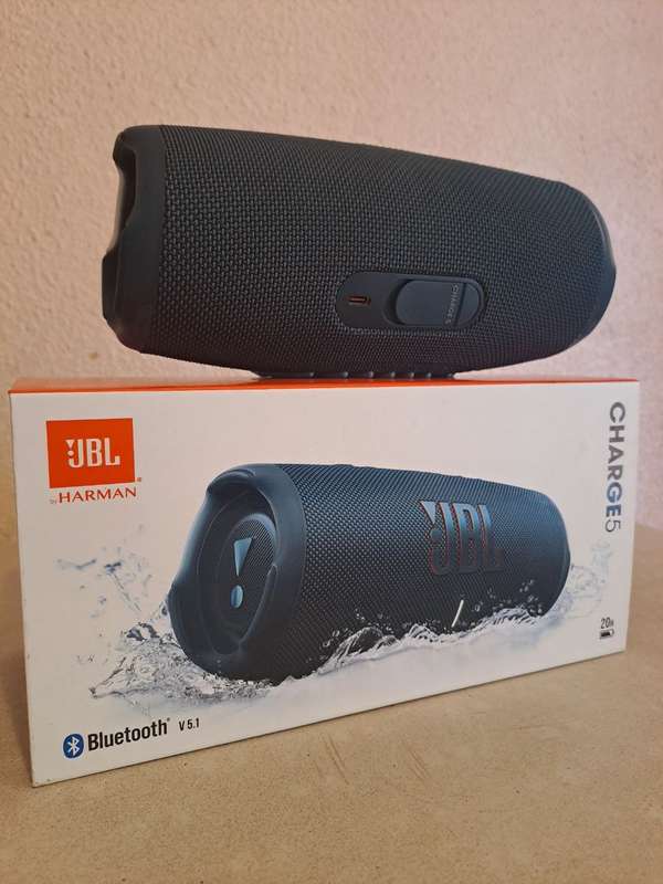 JBL Charge 5 Bluetooth  Speaker