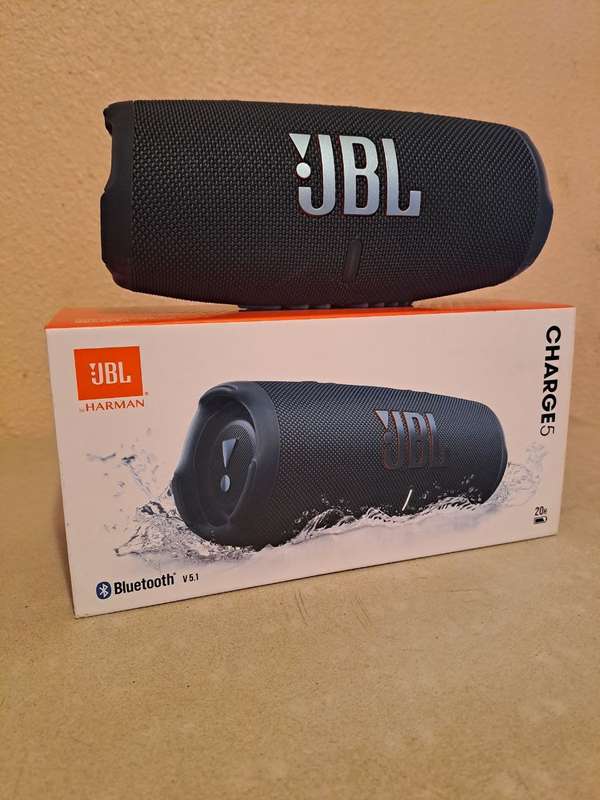 JBL Charge 5 Bluetooth  Speaker
