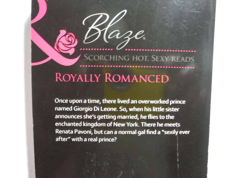 Mills & Boon : Royally Romanced - Paperback - Marie Donovan