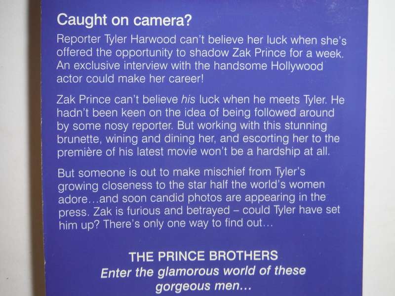 Mills & Boon : Prince's Pleasure - Paperback - Carole Mortimer