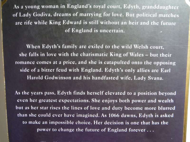 The Chosen Queen - Paperback - Joanna Courtney