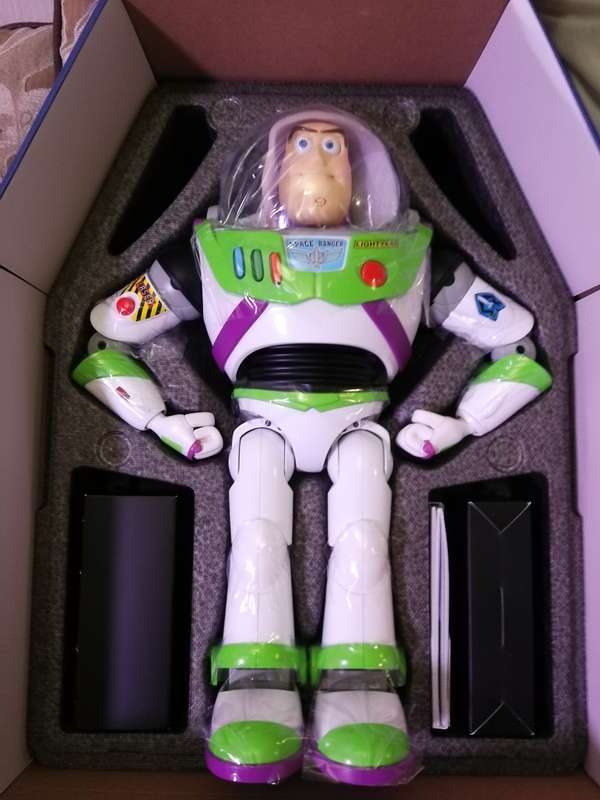 Robosen Buzz LightYear - Life Like Life Size
