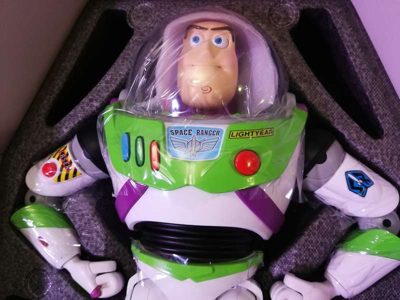 Robosen Buzz LightYear - Life Like Life Size