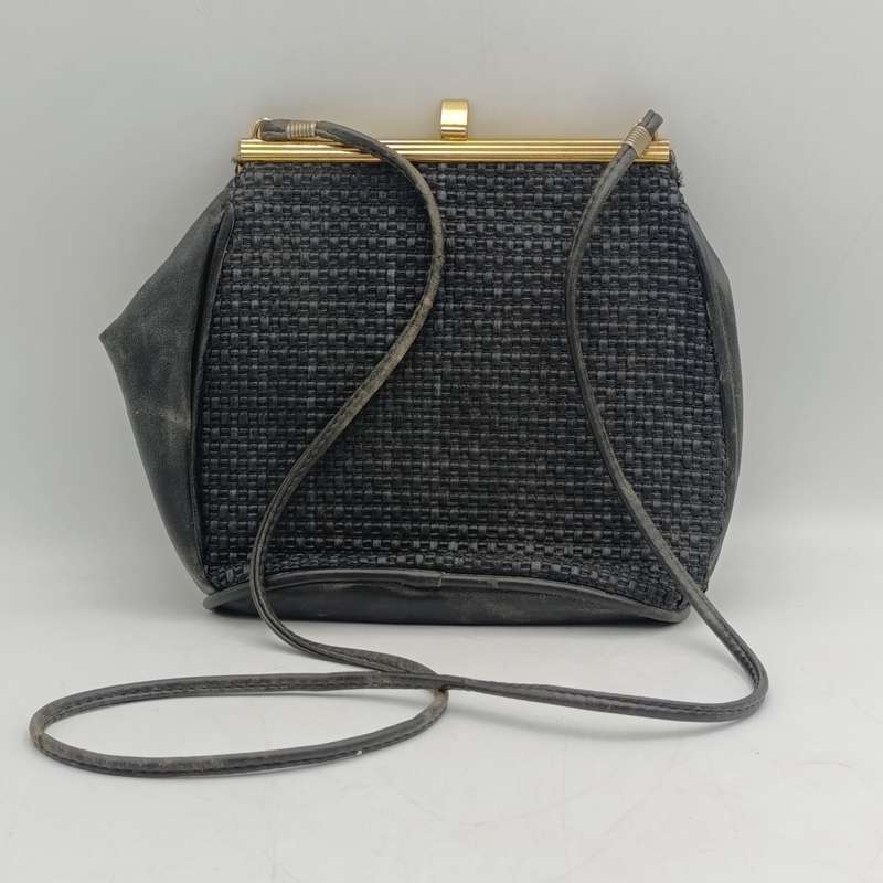 Vintage YvesSt.Tropez LA Maison de Pointer black handbag