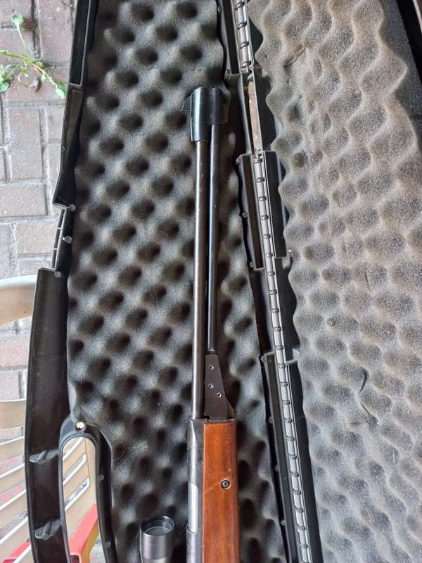 CHINA B3 4.5m AIR PELLET RIFLE WITH +- 3000 OF 9 DIFFERENT KINDS OF GAMO PELLETS AVAILABLE R3000