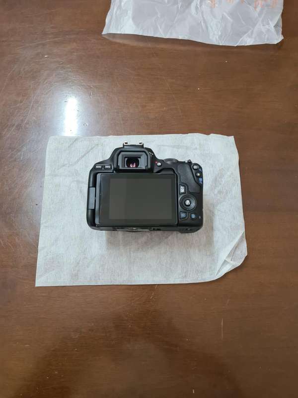 Brand new Canon EOS 250D with EF-S18-55mm f/3,5-5.6 III lens