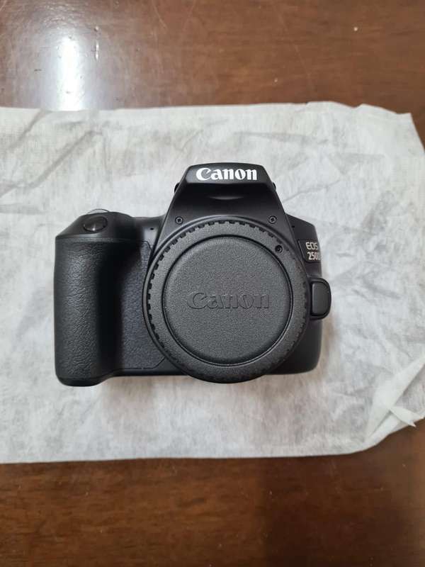 Brand new Canon EOS 250D with EF-S18-55mm f/3,5-5.6 III lens