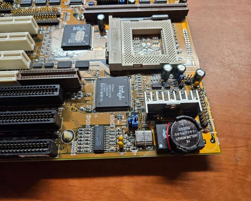Vintage Pentium 1 - 133Mhz Full Tower PC (1995)