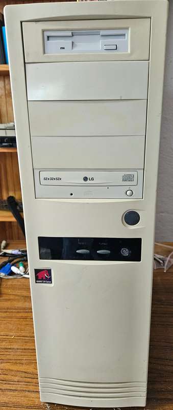 Vintage Pentium 1 - 133Mhz Full Tower PC (1995)