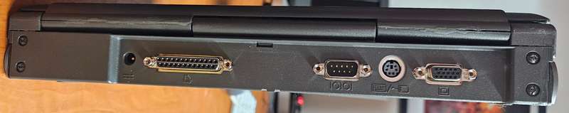 Compaq Armarda 1120 Pentium1 Notebook (1996)