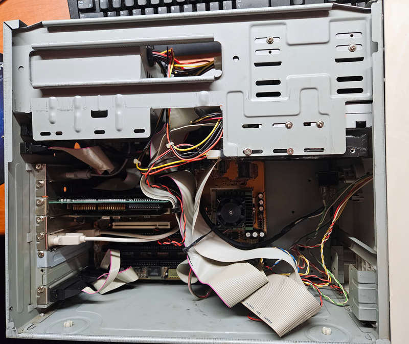 Pentium1 - 200Mhz MMX 1997