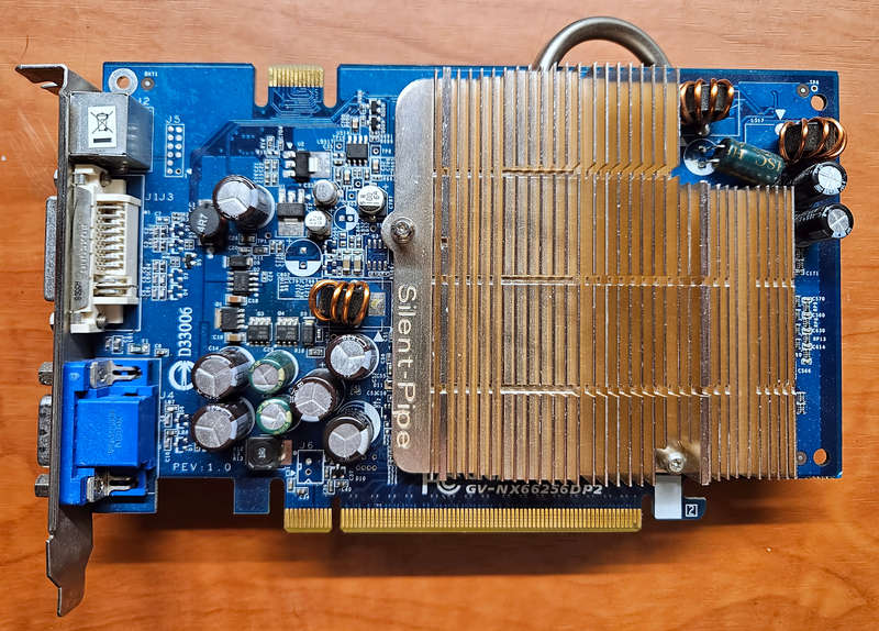 Gigabyte GV-NX66256DP2 . Geforce 6600 - 256Mb PCIe