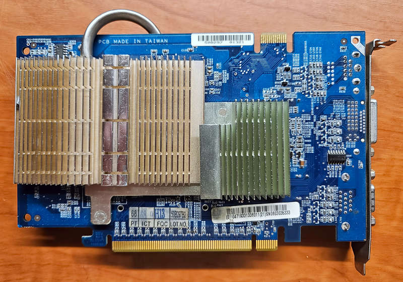 Gigabyte GV-NX66256DP2 . Geforce 6600 - 256Mb PCIe
