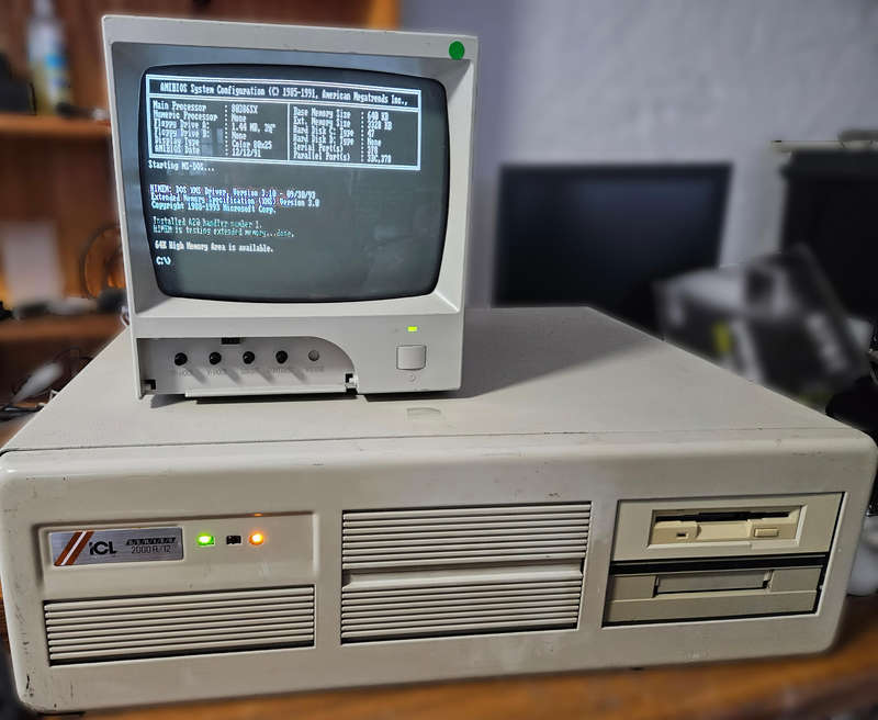 Vintage 386SX Desktop Computer (1993)