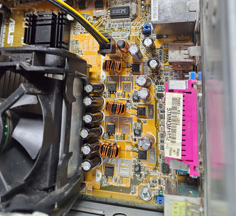 Windows 98 P4 Gaming PC -ATi AGP - 512Mb - 80Gb - DVD