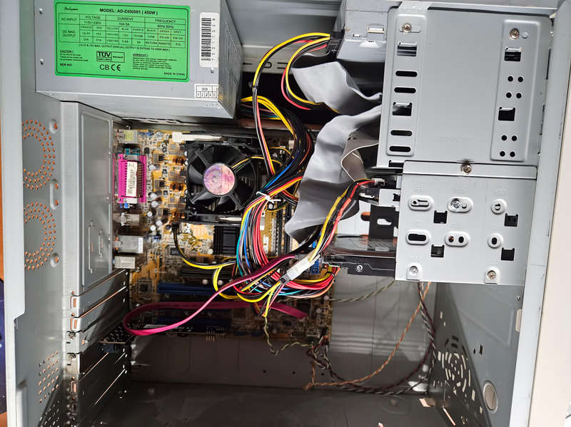 Pentium 4 Windows 98 PC 2005