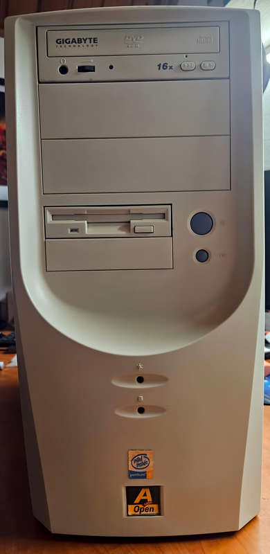Pentium 4 Windows 98 PC 2005