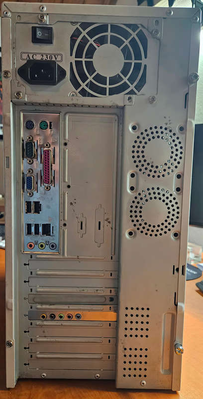 Pentium 4 Windows 98 PC 2005