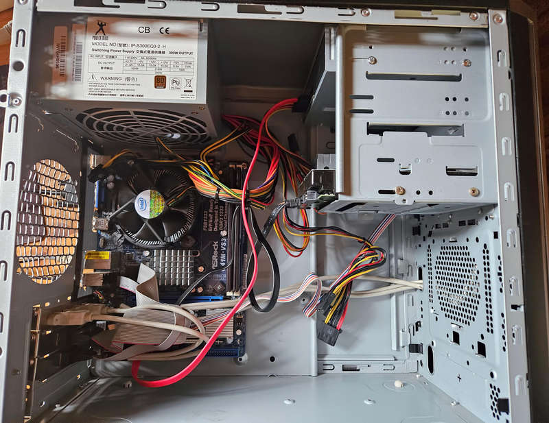 Mecer Windows 10 Desktop PC. 3.3Ghz, 4Gb RAM - 500Gb HDD