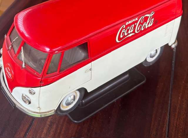 Coca Cola VW diecast Combi 1-24