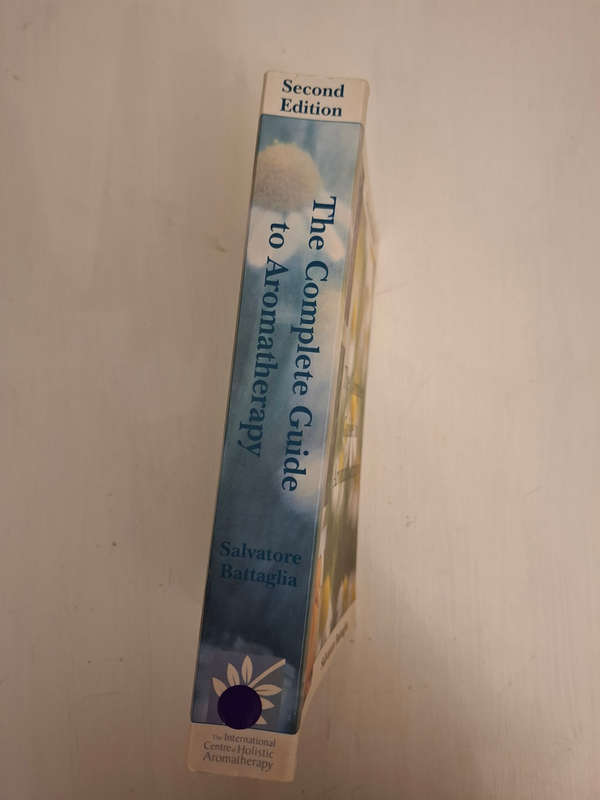 The Complete Guide to Aromatherapy (Second Edition)  Salvatore Battaglia