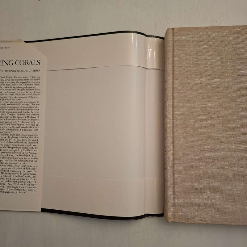 Living Corals (Faulkner, Douglas, Chesher, Richard H.)