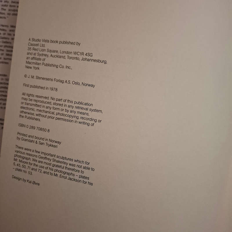Henry Moore: Sculptures in landscape (Stephen Spender)