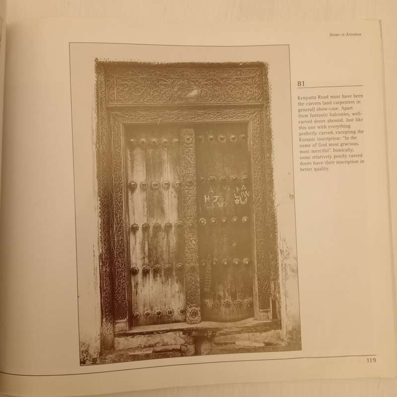 Doors of Zanzibar - Softcover  Text by Mwalim A. Mwalim, Photographs by Uwe Rau.