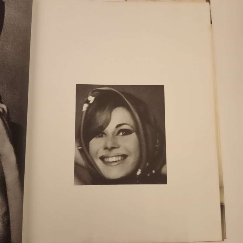 Five Girls - Sam Haskins (Photos)