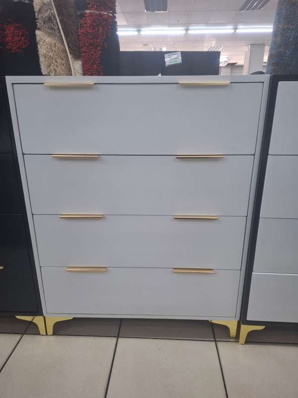 Black chest of drawers