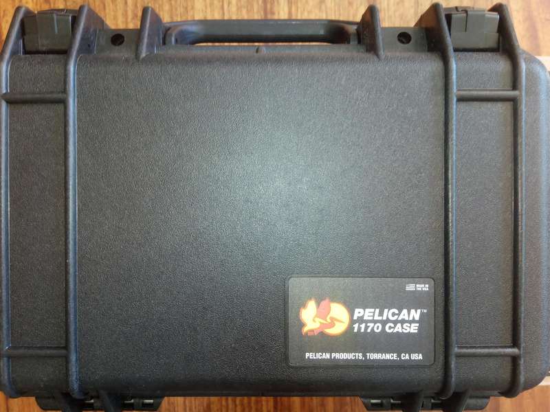 Pelican 1170 case with 8 foam insert for 8 folding knives