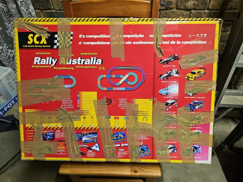 SCX 1:32 Scale Rally Australia kit with the track and 2 cars